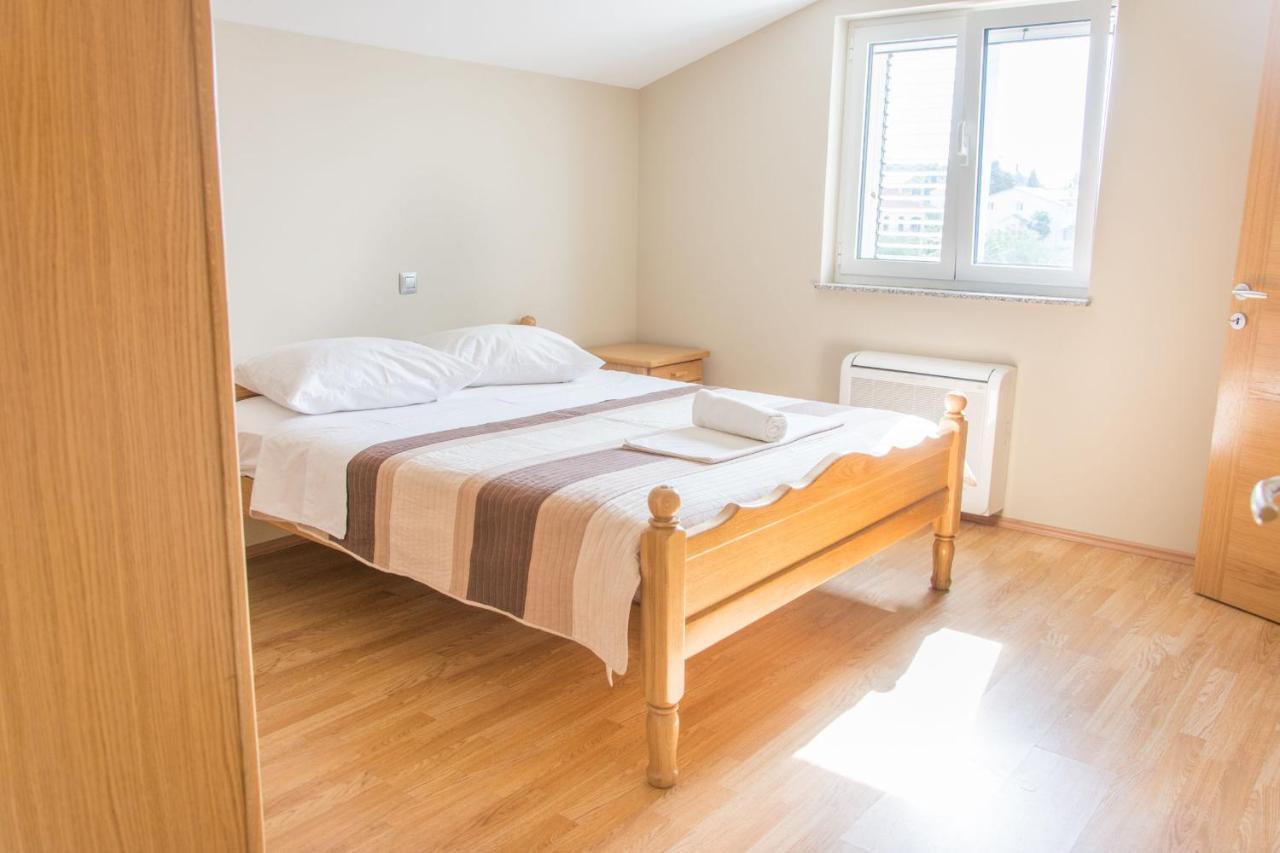 Apartments Citrine On The Beach 비오그라드나모루 외부 사진