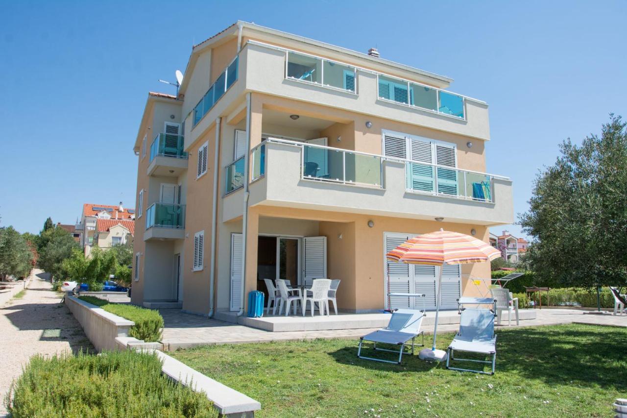 Apartments Citrine On The Beach 비오그라드나모루 외부 사진