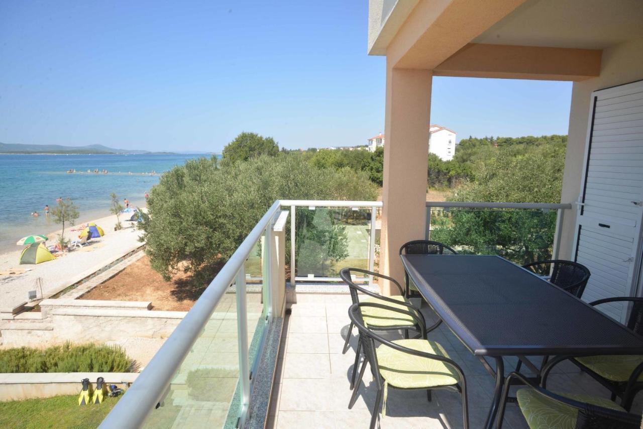 Apartments Citrine On The Beach 비오그라드나모루 외부 사진