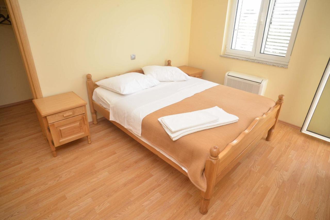 Apartments Citrine On The Beach 비오그라드나모루 외부 사진