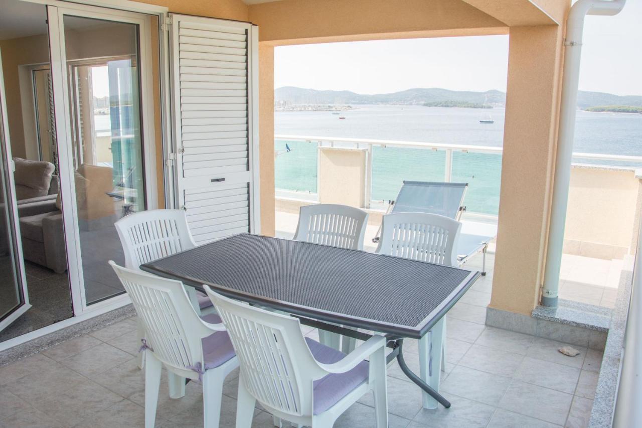 Apartments Citrine On The Beach 비오그라드나모루 외부 사진