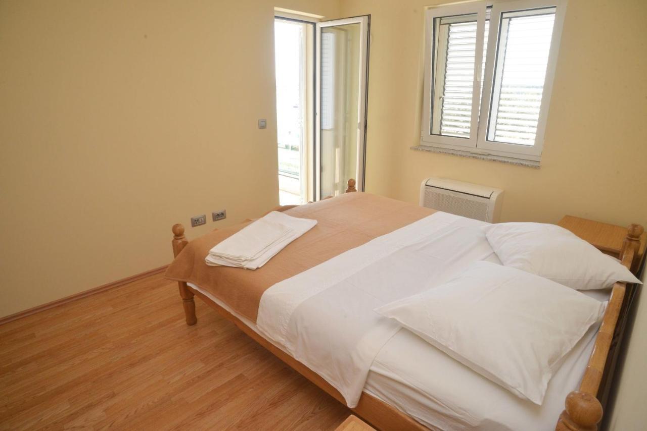Apartments Citrine On The Beach 비오그라드나모루 외부 사진