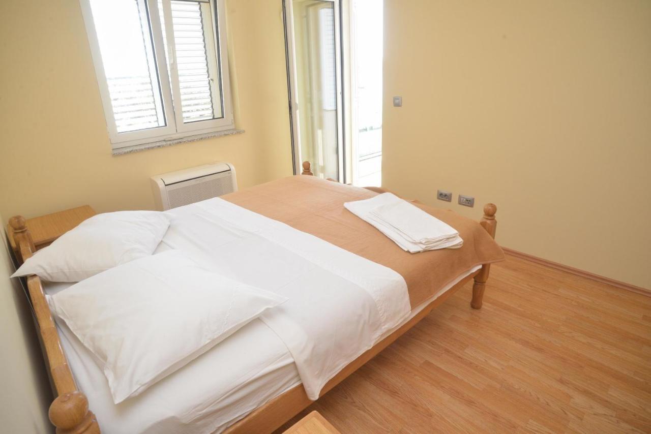 Apartments Citrine On The Beach 비오그라드나모루 외부 사진
